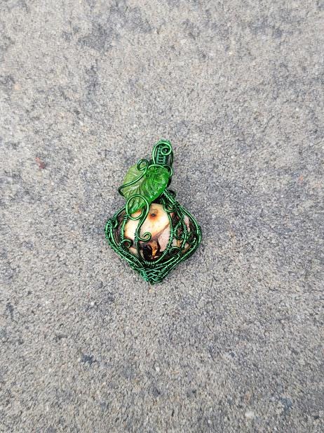 Regalite w/ Copper Pumpkin Pendant in Green Craft Wire