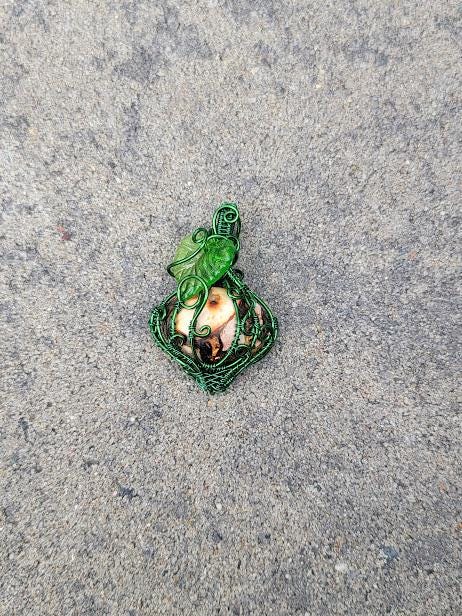 Regalite w/ Copper Pumpkin Pendant in Green Craft Wire