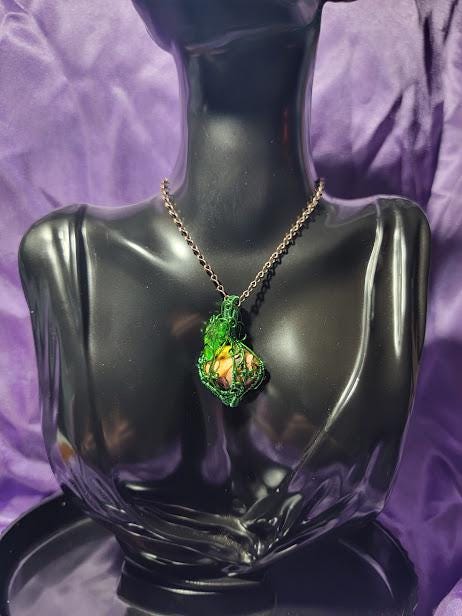 Regalite w/ Copper Pumpkin Pendant in Green Craft Wire